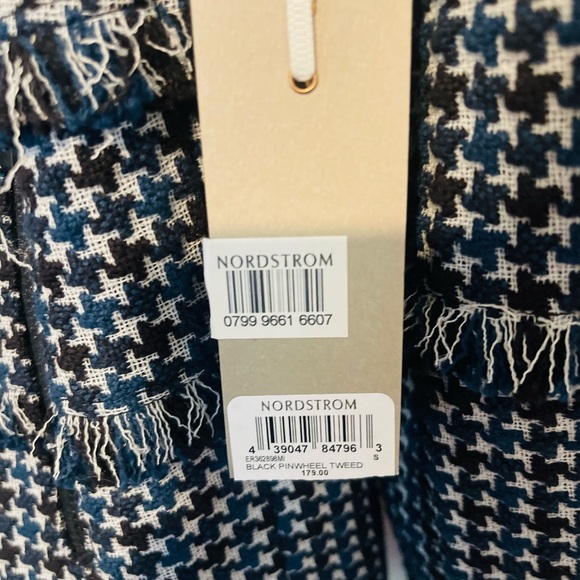 NEW WITH TAGS! Emerson Rose edgy fringe tweed
jacket blazer Size Small - Picture 8 of 12